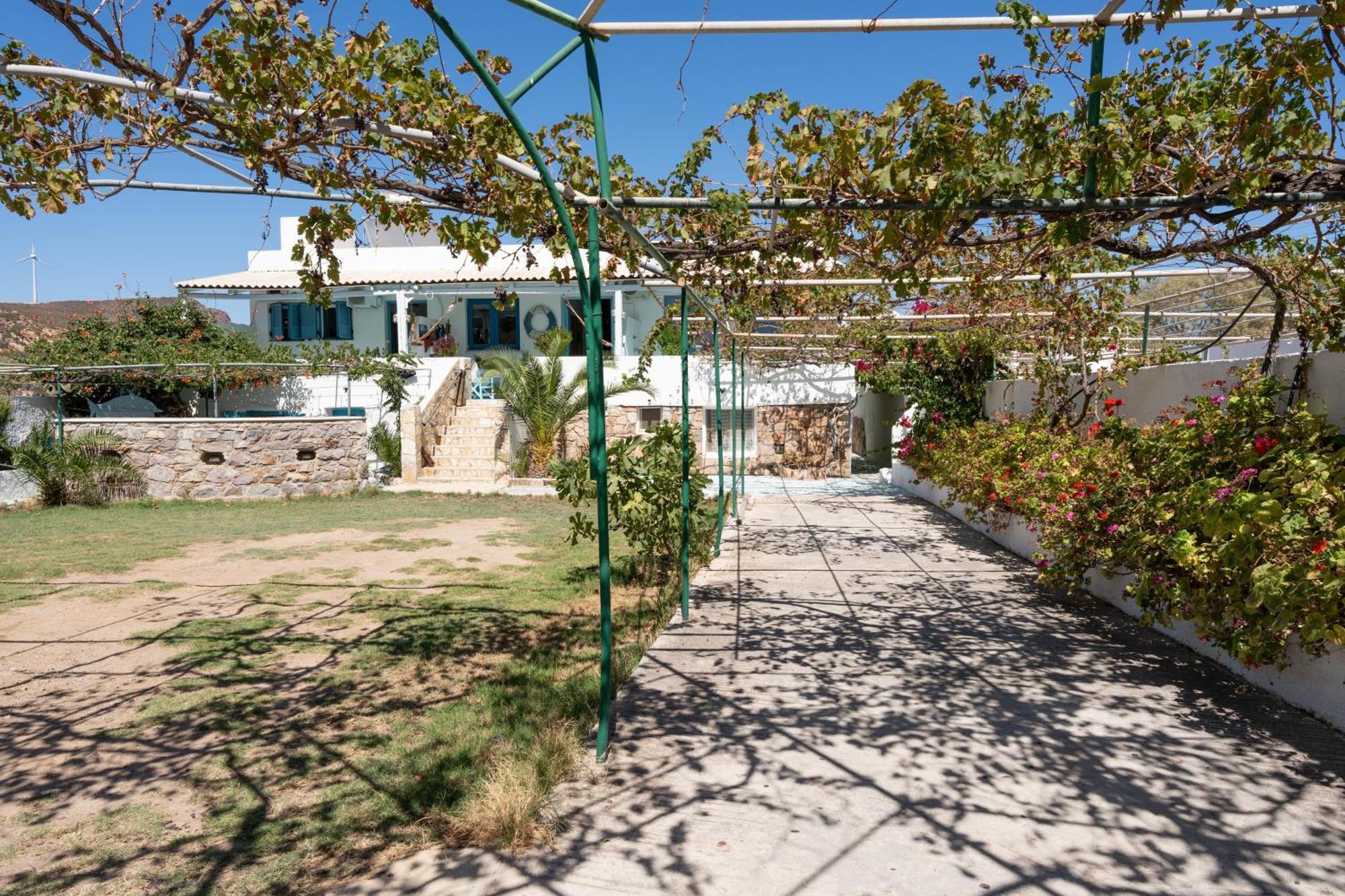 Beachfront Lampis Dolphin 4 Skála Exterior photo